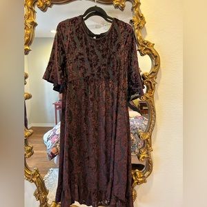 Uncle Frank size large Cabernet velvet lined dress. Worn once
